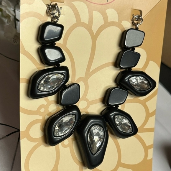 Vintage 1946 Black and Silver Necklace - Picture 3 of 4